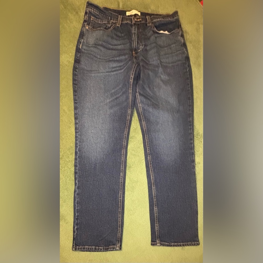 Levi Strauss Athletic Men's Dark Blue Straight Jeans, Size: W34” x L32”. (6332) - Picture 4 of 10